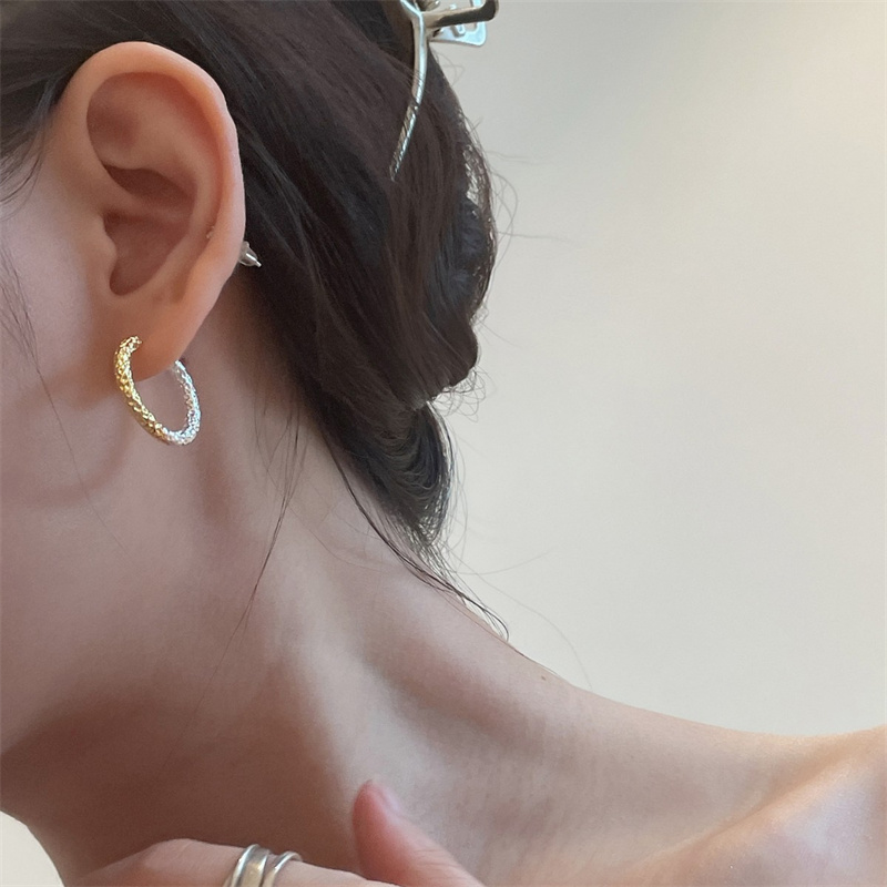 Kolczyki koła w kolorze złotym – Women Accessories Drawing recenzja i cena